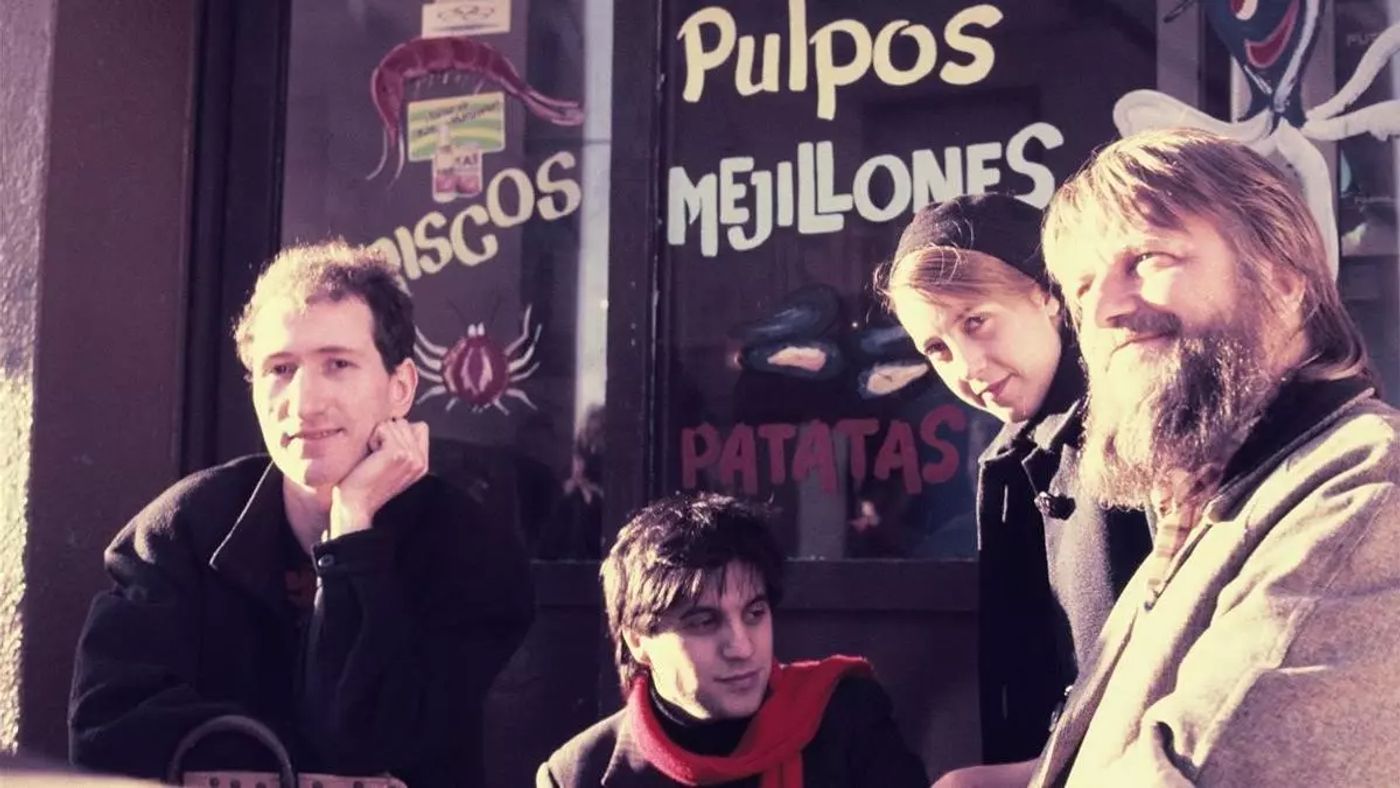 El periodista Juan Bufill, Pedro, María José y Robert Wyatt.