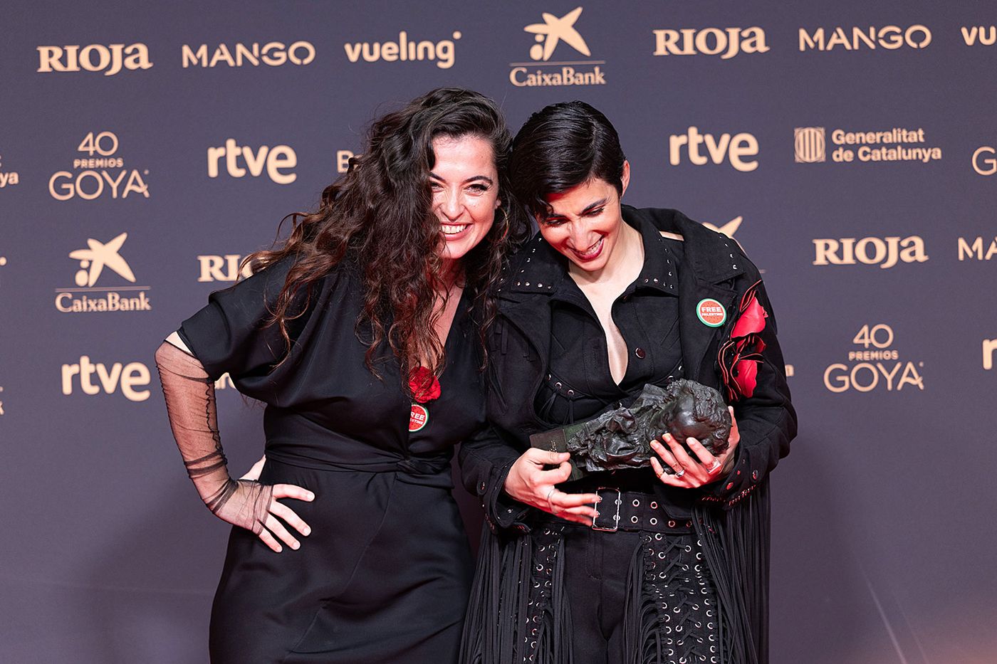 Silvia Pérez Cruz y Alba Flores, Goya a mejor canción original. Foto: Adria Puig (Getty Images)