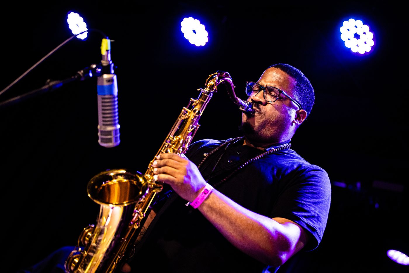 James Brandon Lewis: el saxo que propulsa a The Messthetics. Foto: Sergi Paramès