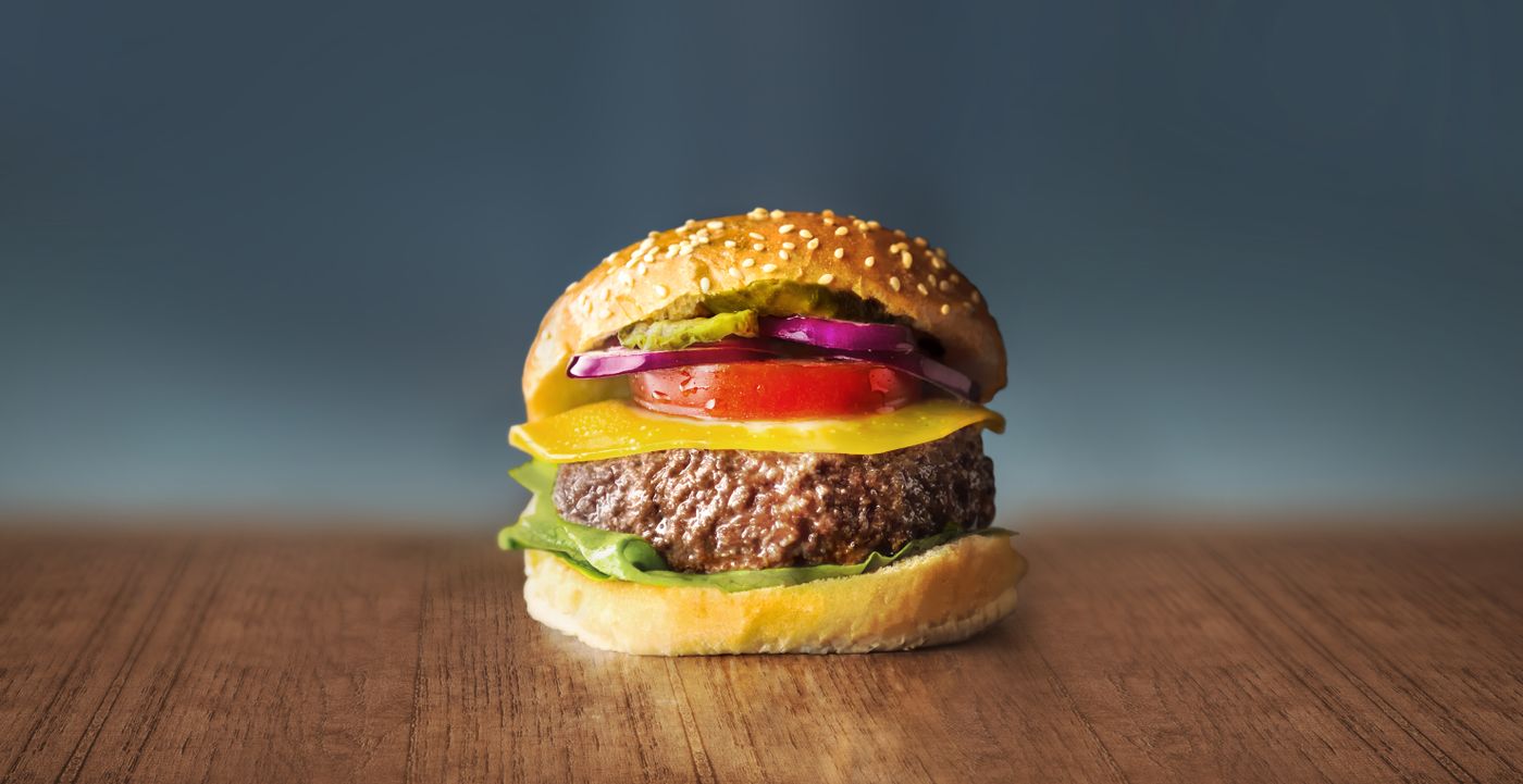 Una de las hamburguesas creadas a partir de agricultura celular de células de vaca. (Es decir, para veganos no vale). Foto: Mosa Meat.