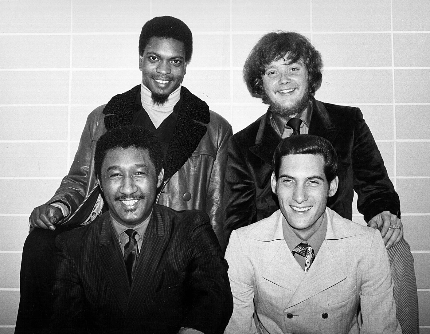 Booker T. & The M.G.’s: Al Jackson, Booker T. Jones, Donald ‘Duck’ Dunn y Steve Cropper (sentado, a la derecha).  Foto: Michael Ochs Archives (Getty Images)