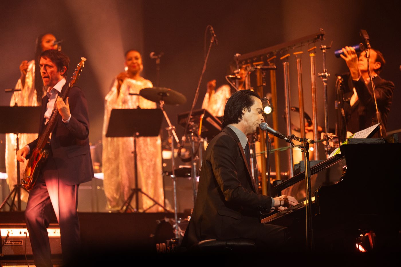 Colin Greenwood (al bajo), como un Bad Seeds más, en la banda de Nick Cave. Foto: Samir Hussein (Getty Images)