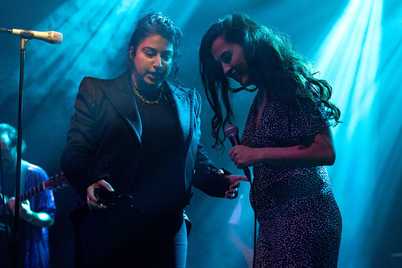 Arooj Aftab junto a Sílvia Pérez Cruz. Foto: Marina Tomás