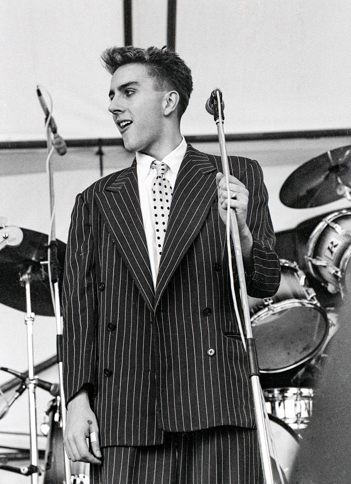 Terry Hall, al mando de The Specials, en el último show de la gira Rock Against Racism (Leeds, 4 de julio de 1981). Foto: David Corio / Redferns (Getty Images)