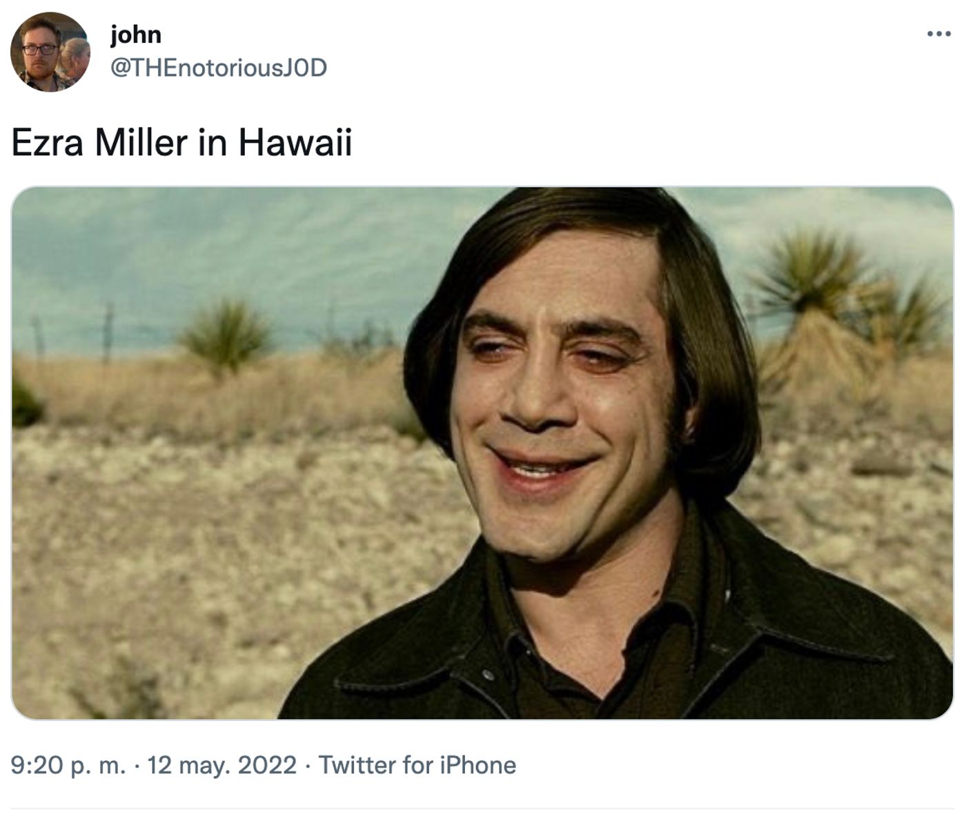 Ezra MIller, a lo loco.<a href="https://twitter.com/THEnotoriousJ0D/status/1524831877541949442" target="_blank"> Ver tuit </a>