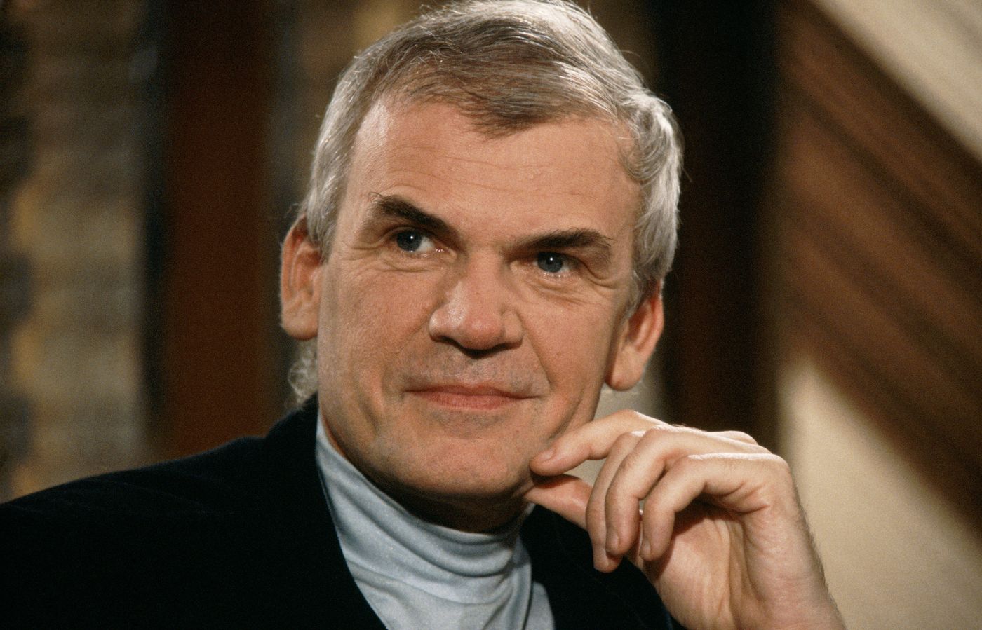 Kundera, en 1981, sonriendo. Foto: Louis Monier (Getty Images)