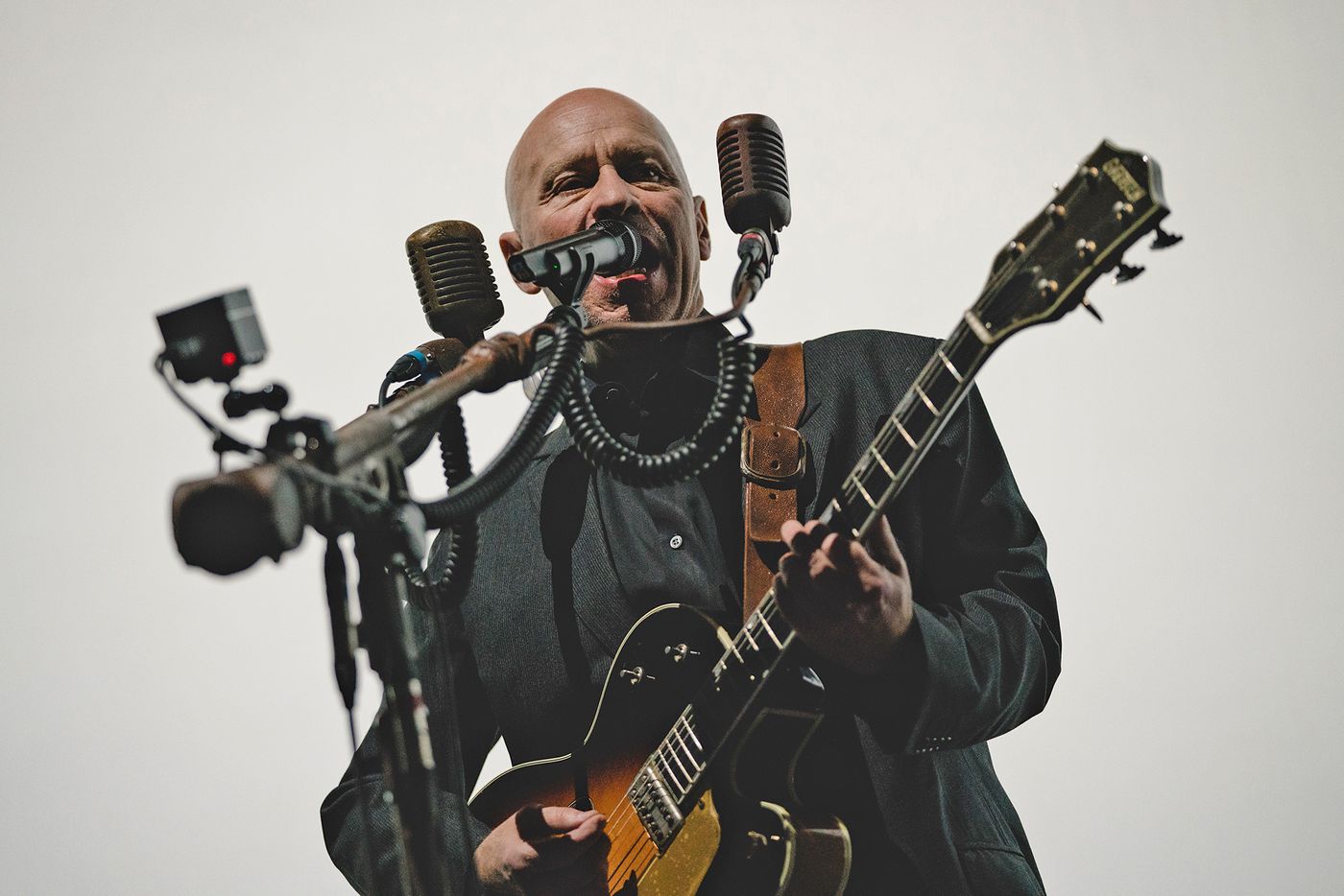 Matt Johnson en directo en el Royal Albert Hall, en 2021.