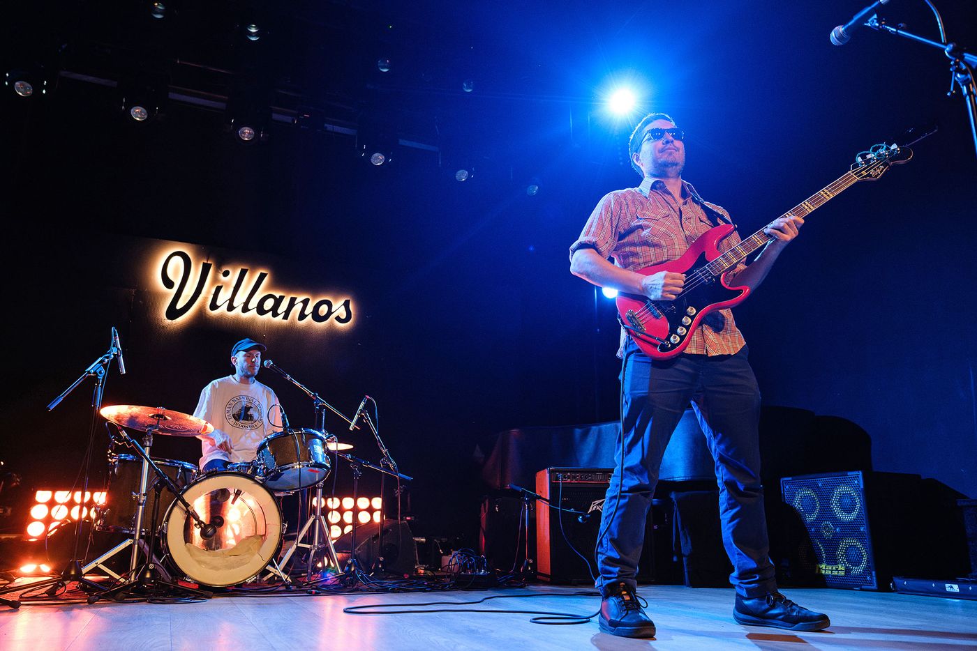Jonny Helm, el batería, y Franic Rozycki, el bajista. Foto: Sergio Morales