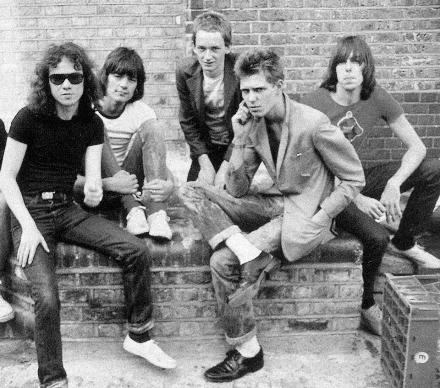 Tommy, Dee Dee, Keith Levene (en el origen de The Clash; después, PiL), Paul Simonon (The Clash) y Johnny: semillas punk. Foto: Danny Fields