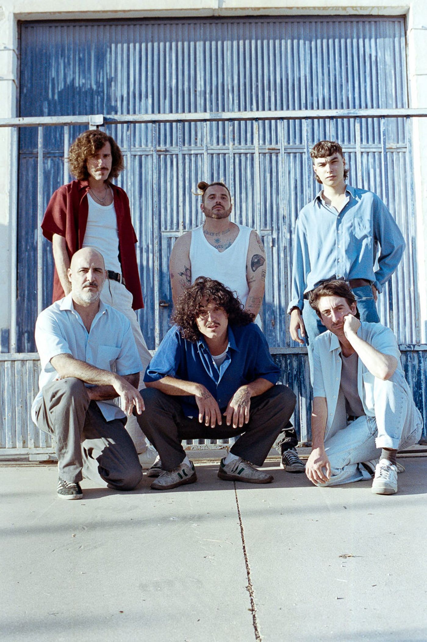 De pie: Adrián L. Caminata, Antonio Mérida y Paul Martín; sentados: Enrique Domenech, Manué Rodríguez y Victor Lara. Foto: Pablo Chabbey