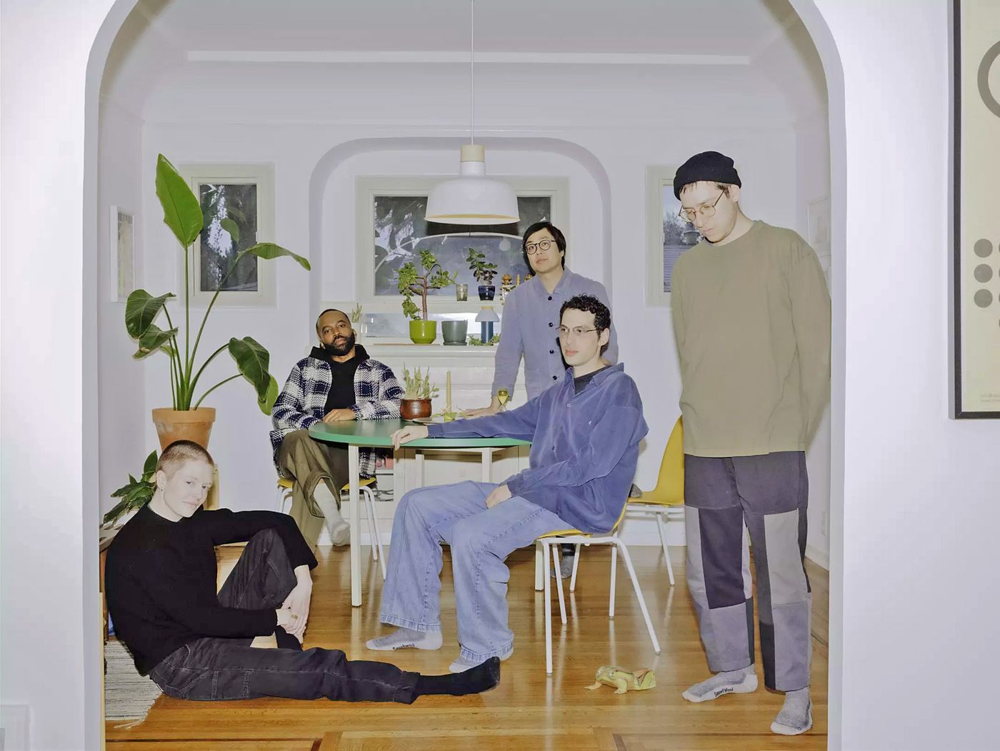  SML: Anna Butterss, Josh Johnson, Jeremiah Chiu, Gregory Uhlmann y Booker Stardrum. Foto: Joyce Kim