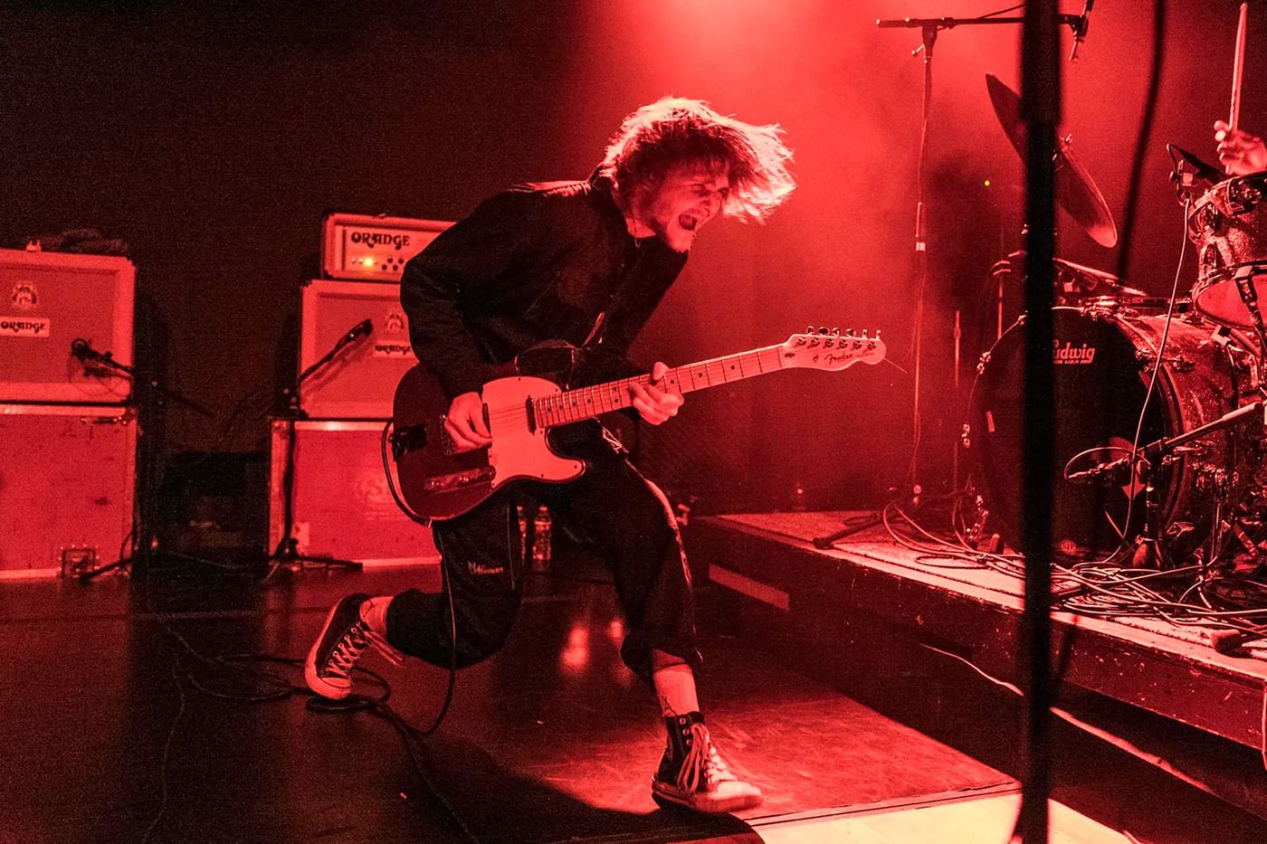 El fiero Matt Kwasniewski-Kelvin (ex black midi): RIP. Foto: Sacha Lecca