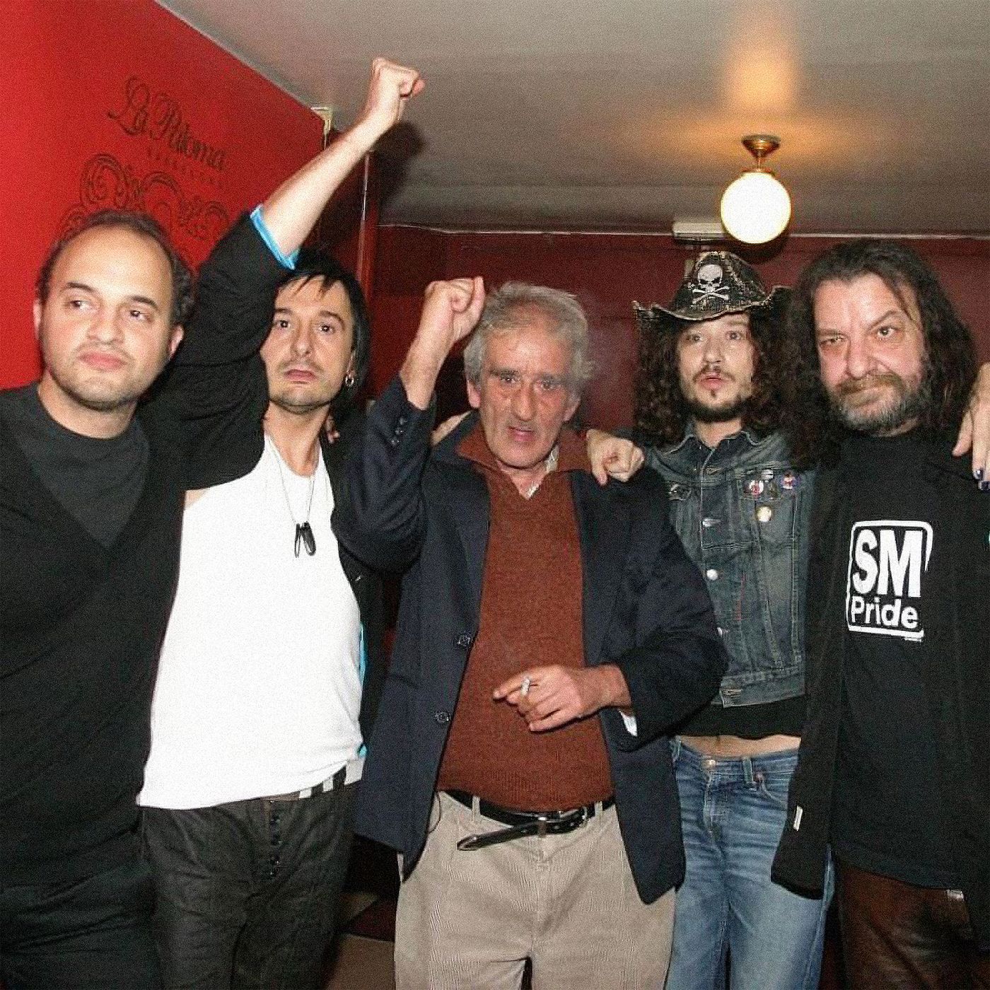 Bruno Galindo, Carlos Ann, Leopoldo María Panero, Bunbury y José María Ponce: equipo al completo en La Paloma, Barcelona (9 de marzo de 2005). 