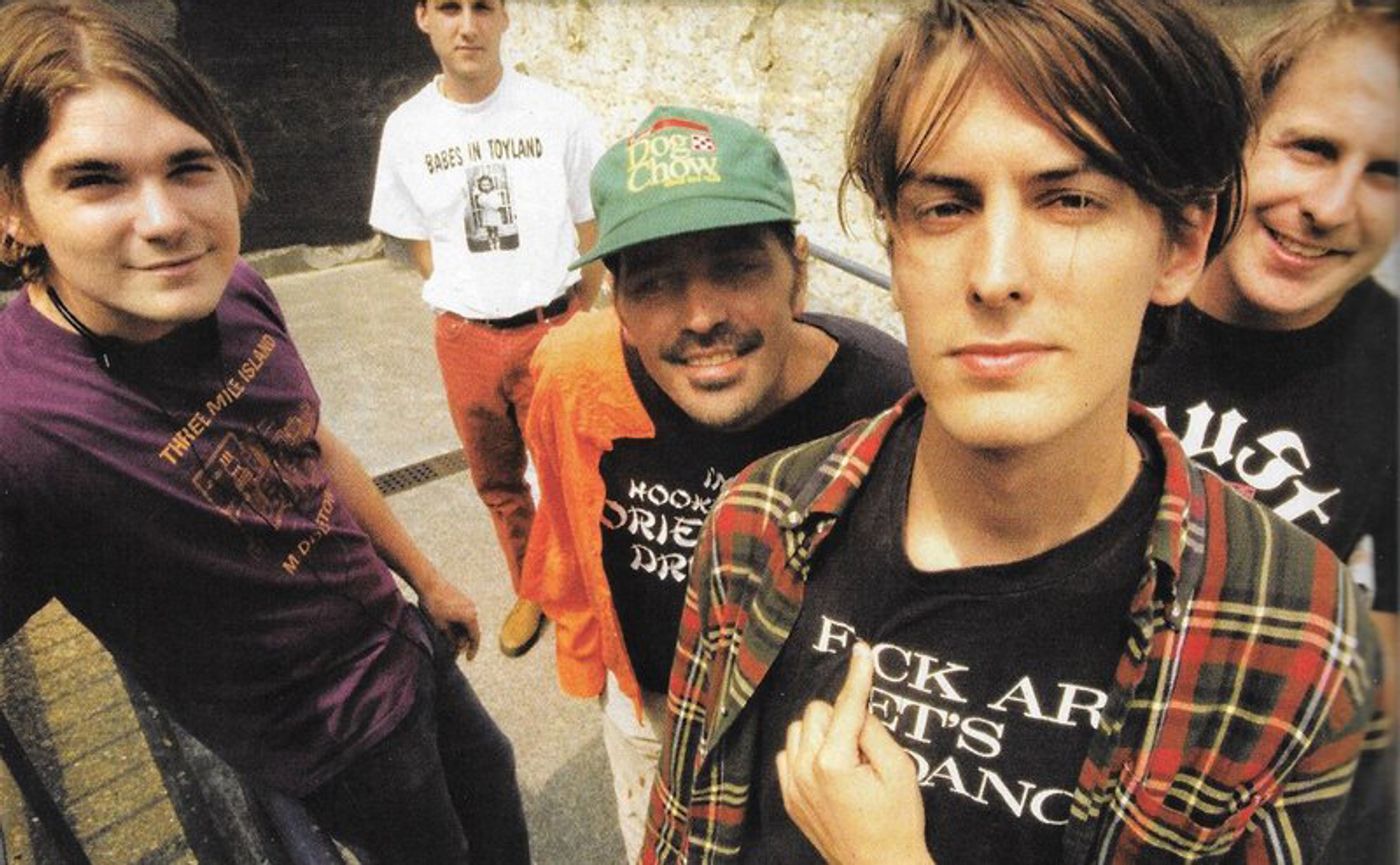 De izquierda a derecha: Mark Ibold, Scott Kannberg, Gary Young, Stephen Malkmus y Bob Nastanovich.