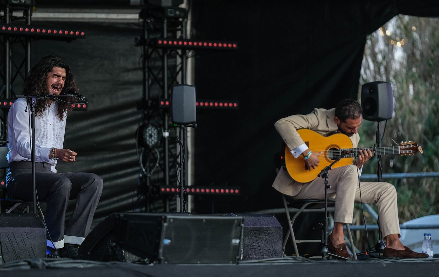 Israel Fernández con Diego del Morao. Foto: Óscar García