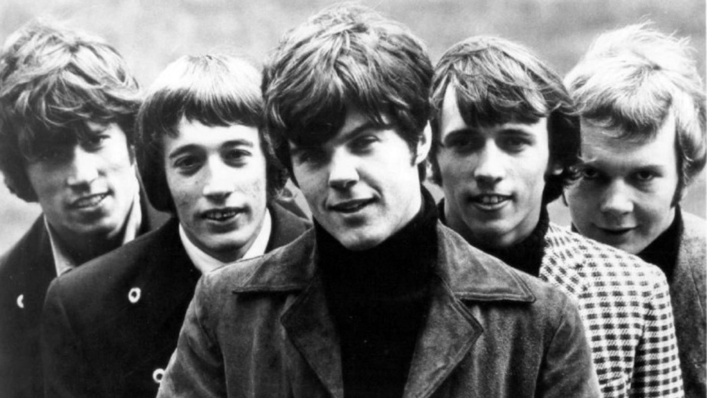 Como quinteto: Barry Gibb, Robin Gibb, Vince Melouney, Maurice Gibb y Colin Peterson.