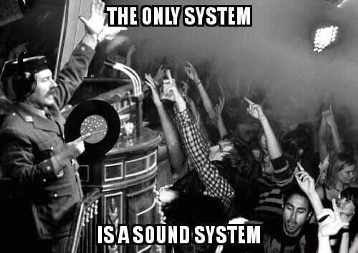"Last Night A DJ Saved My Life” (Indeep). <a href="https://bsky.app/profile/capitanswing.bsky.social/post/3mfjdauw4tc2z" target="_blank"> Ver post </a>