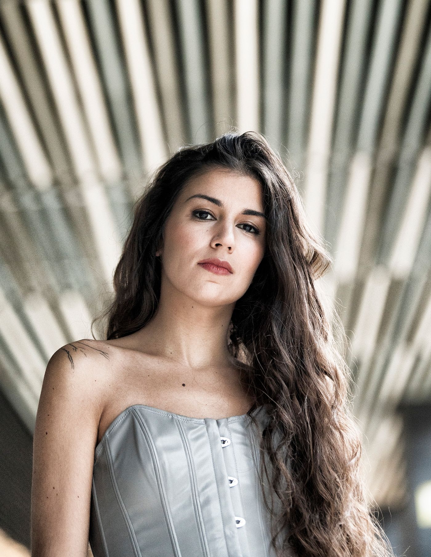 Dentro de su jardín.