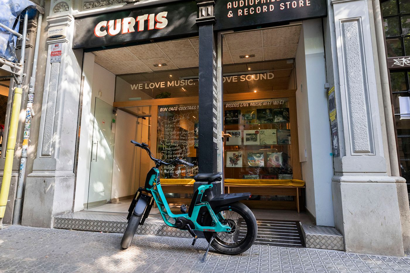Curtis Audiophile Café, listening bar.
