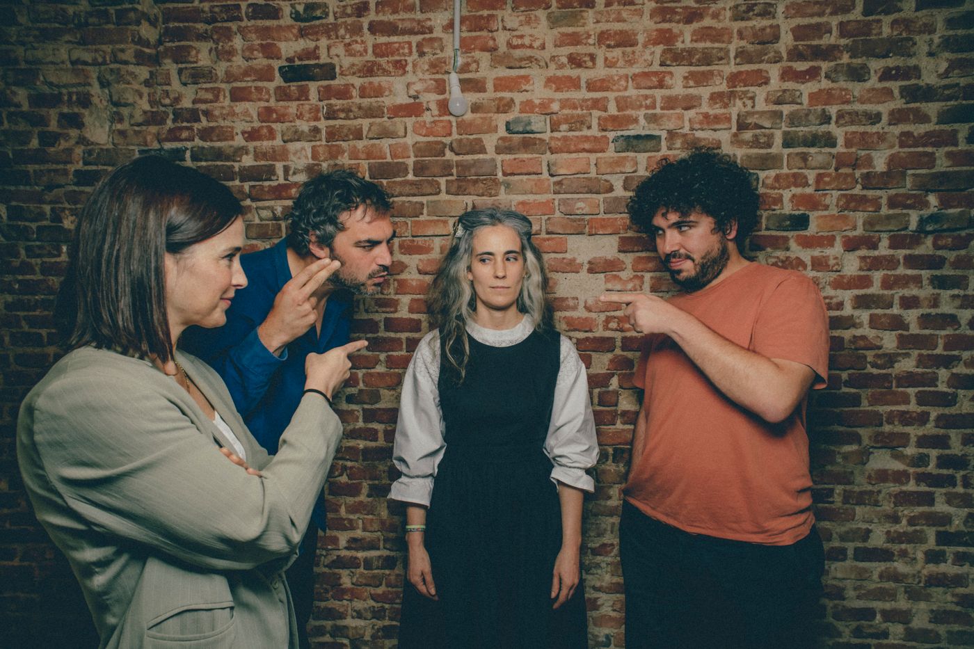 Amaia, Iñaki y Álex, los tres Kokoshca presentes en la charla, acusando a Ariadna Punsetes, la entrevistadora.