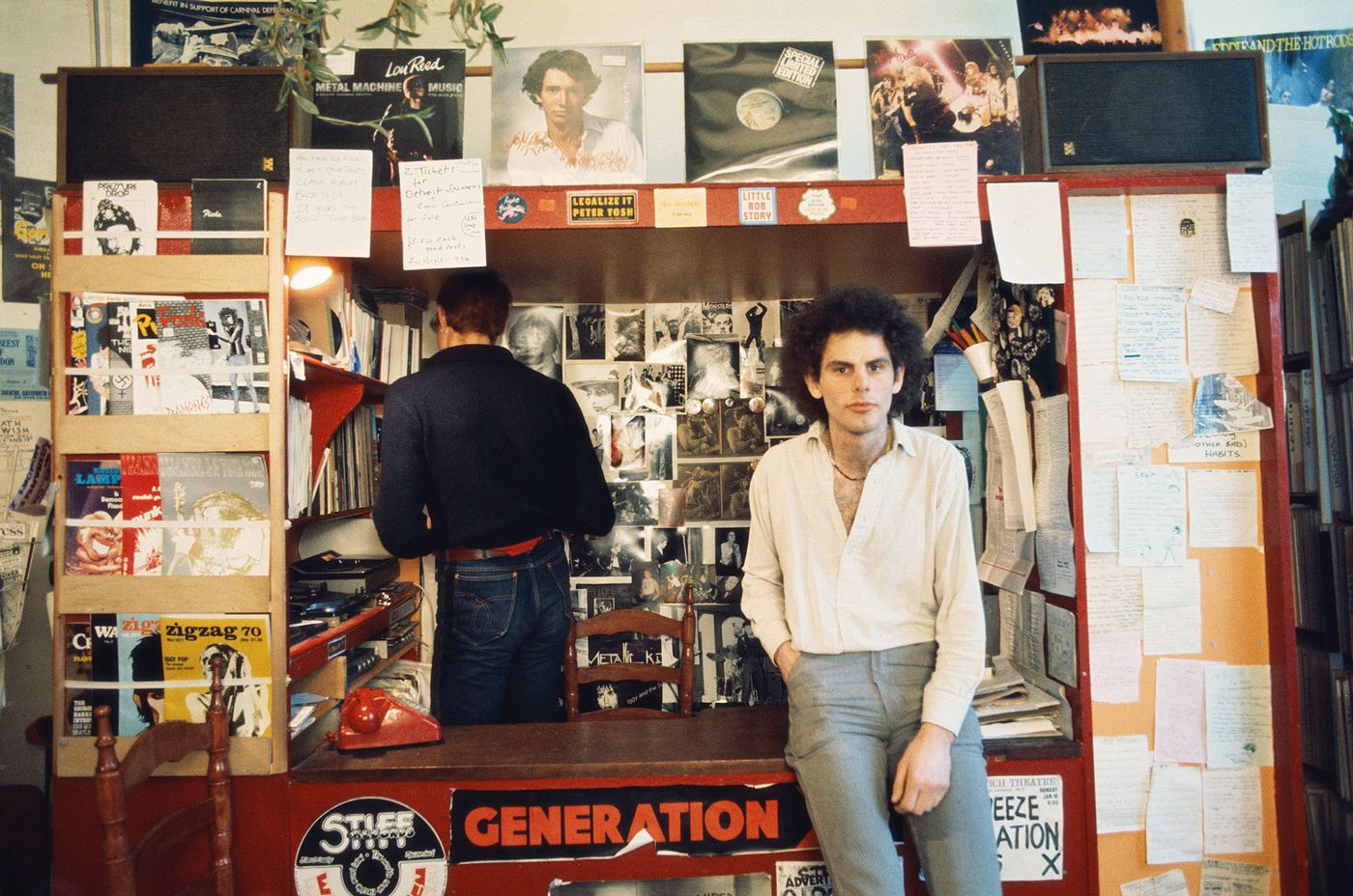 Geoff Travis, fundador de Rough Trade, en los inicios de la tienda de discos y del sello. Foto: Estate Of Keith Morris (Getty Images)