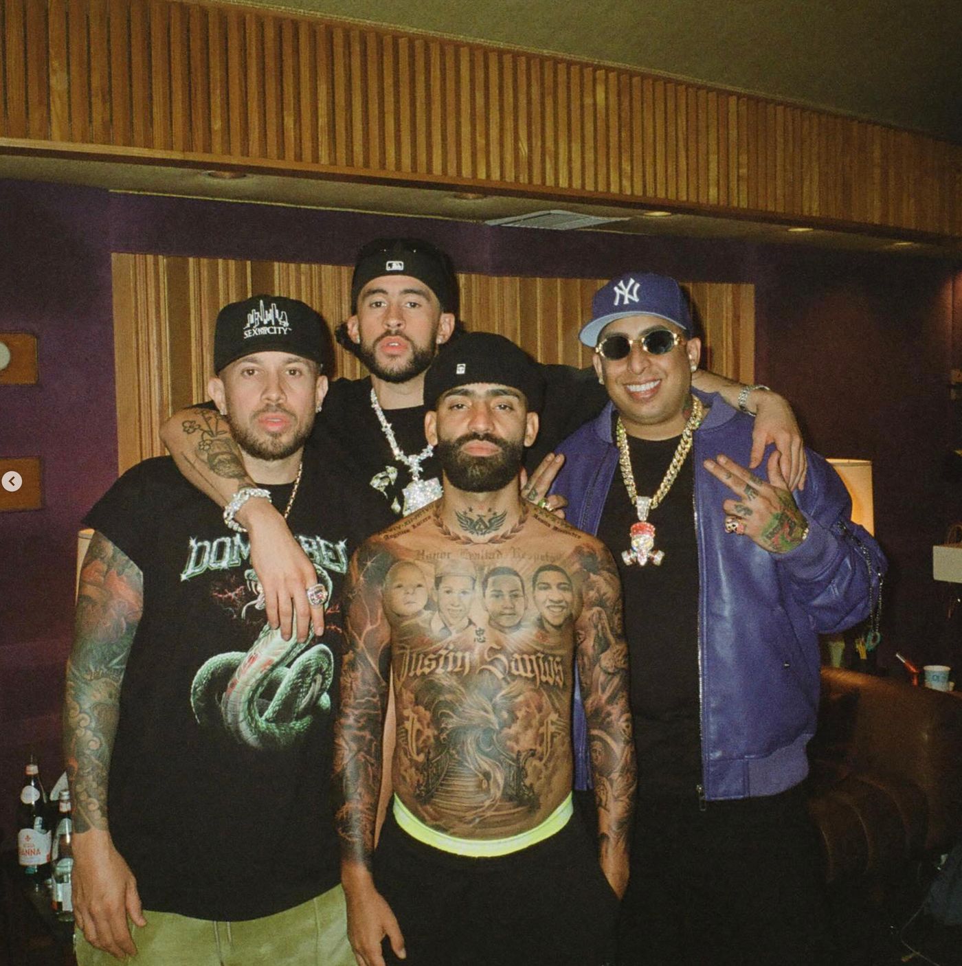 Bad Bunny ya está aquí otra vez. Foto: <a href="https://www.instagram.com/p/CyUyXAksfdS/" target="_blank">Instagram</a>
