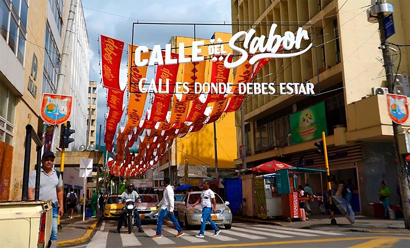 La Calle del Sabor cierra cada viernes y sábado para que solo se baile salsa.