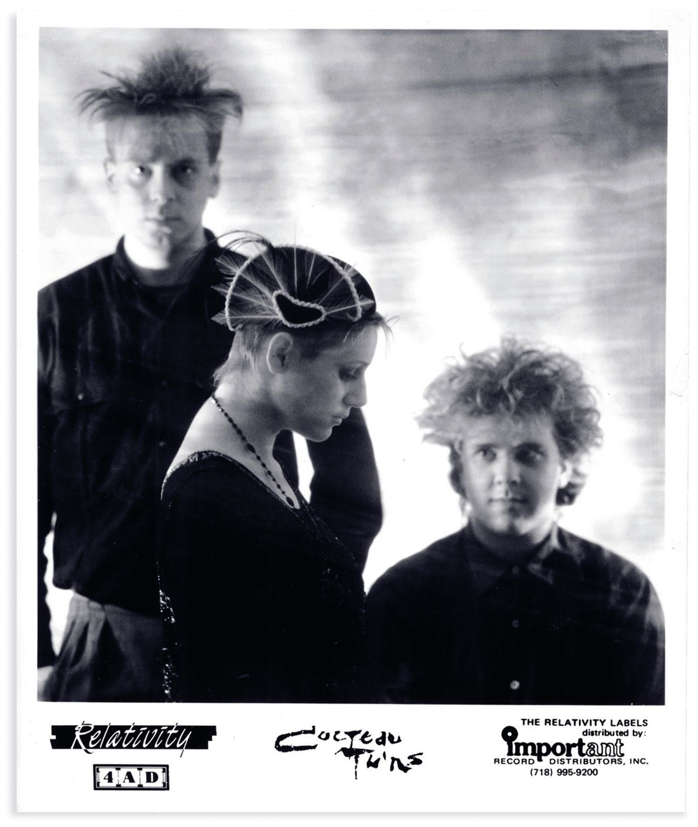 Cocteau Twins en 1985 (imagen promocional de 4AD).