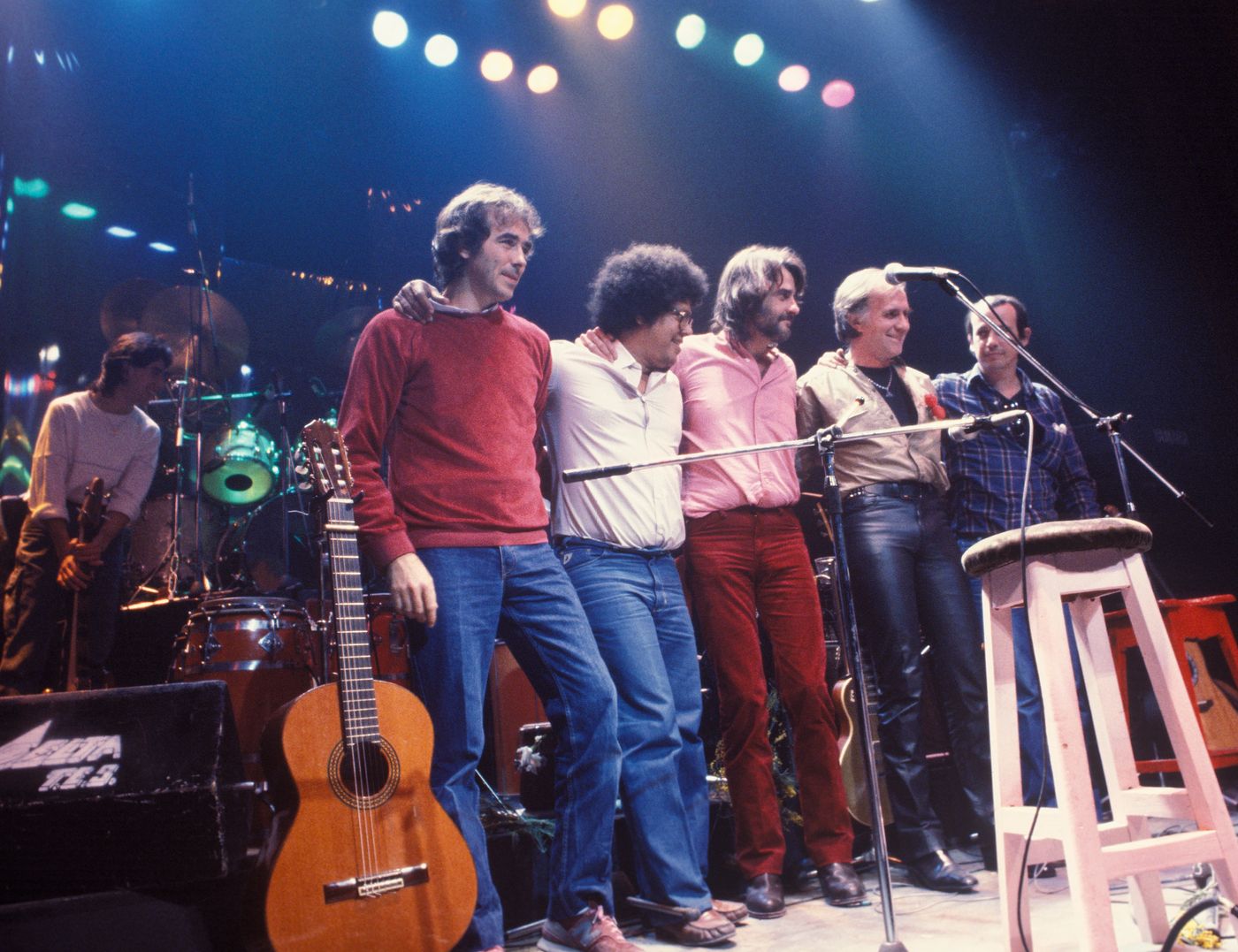 Marzo de 1983, con Joan Manuel Serrat, Luis Eduardo Aute, Teddy Bautista y Silvio Rodriguez.