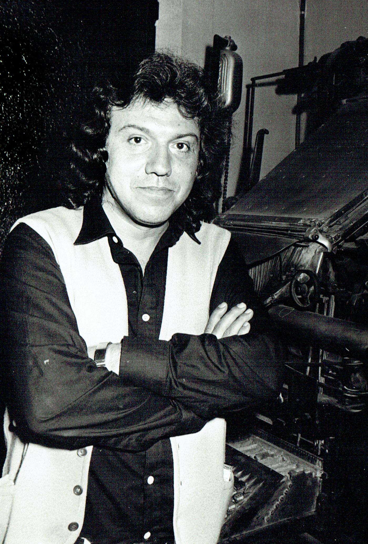 Carlos Giménez durante los años que dibujó los primeros álbumes de “Paracuellos”. Foto cedida por el autor.