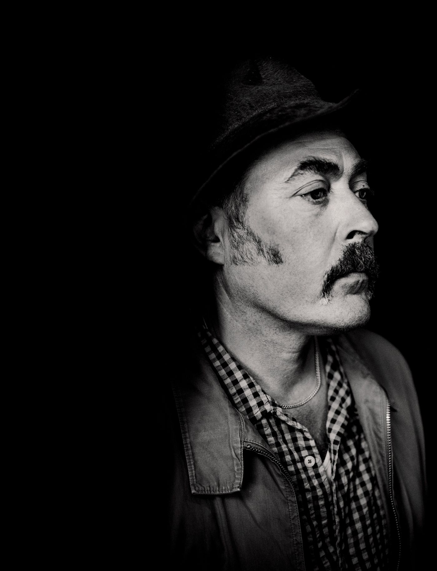 Stuart Staples, motor del grupo. Foto: Julien Bourgeois