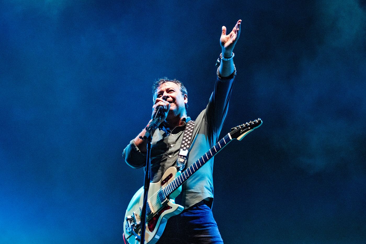 Manic Street Preachers frente al diluvio. Foto: Juan G. Andrés