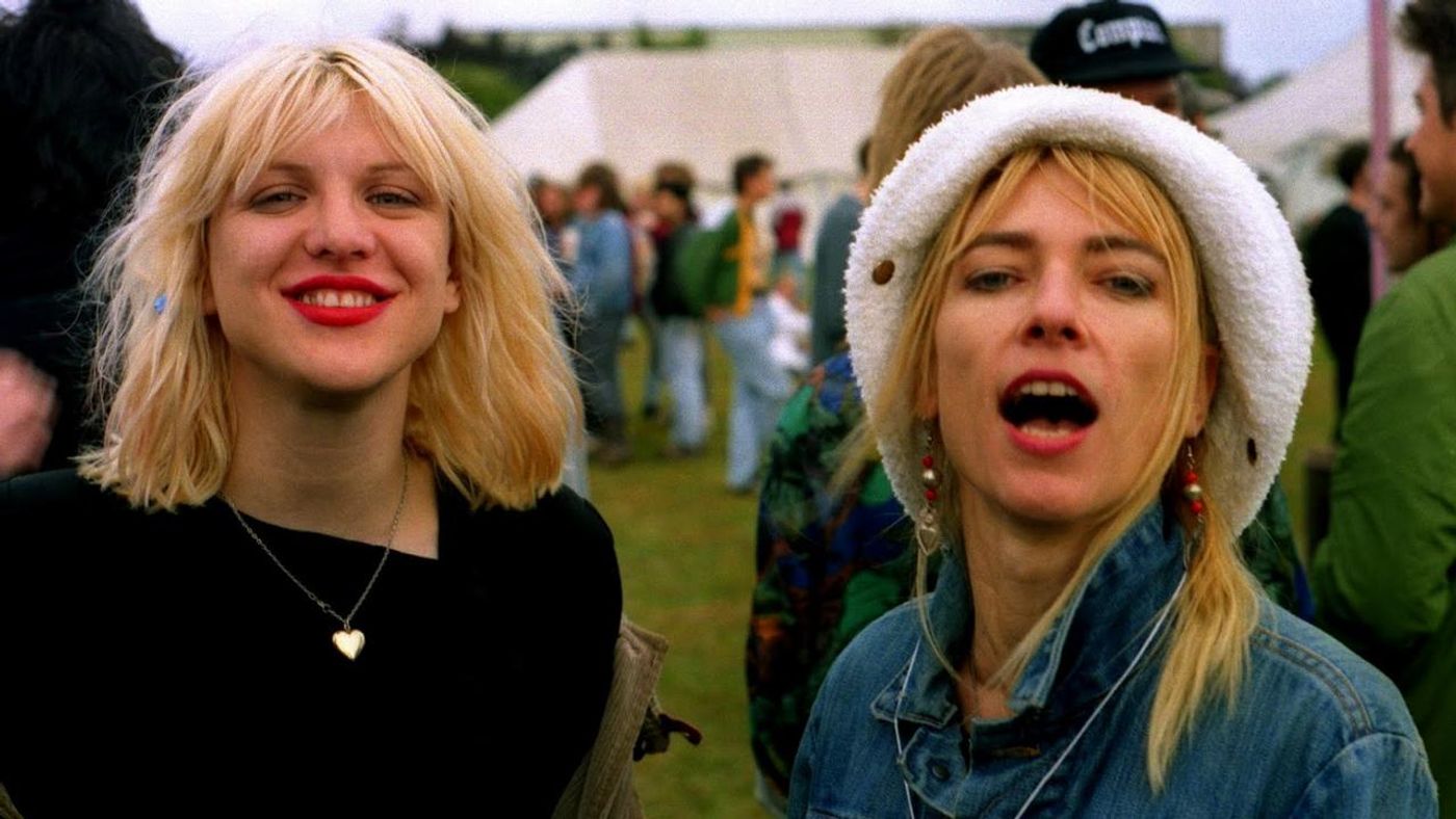 Courtney Love y Kim Gordon: riot grrrls.