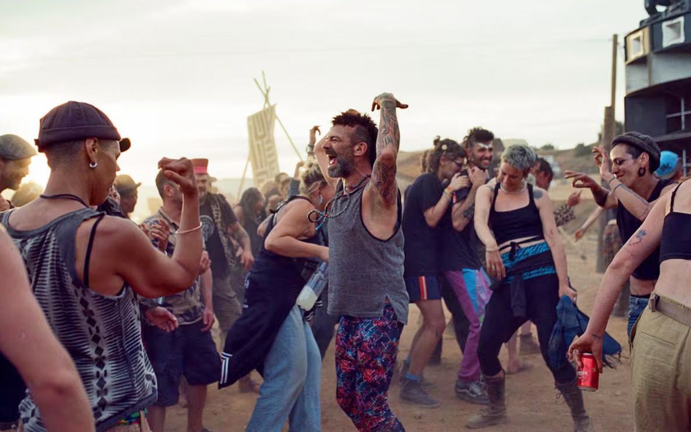 https://assets.primaverasound.com/psweb/do59bvcb2ixhzpvrh4hi_1749021550468.jpg