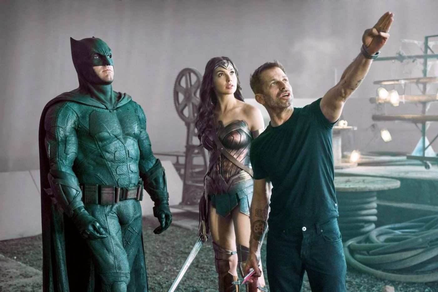 Zack Snyder dirigiendo “La Liga”.