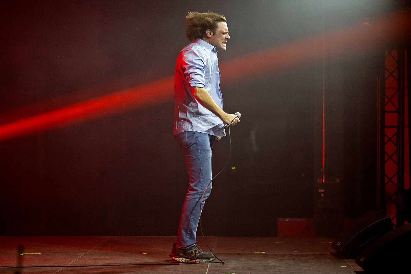 John Maus: gimnasia activa. Foto: Òscar Giralt