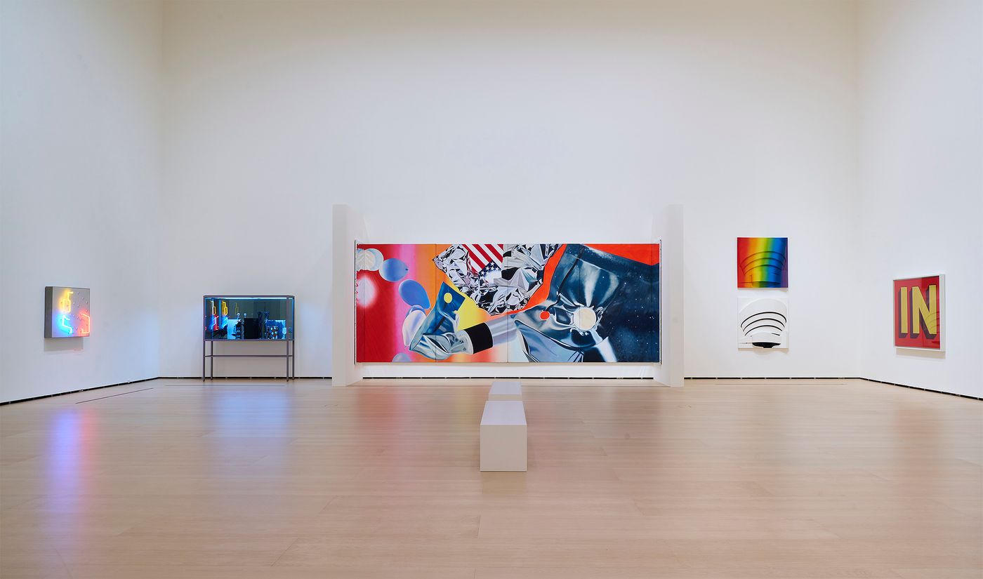 En el centro, “Cápsula flamenco” (1970) de James Rosenquist.