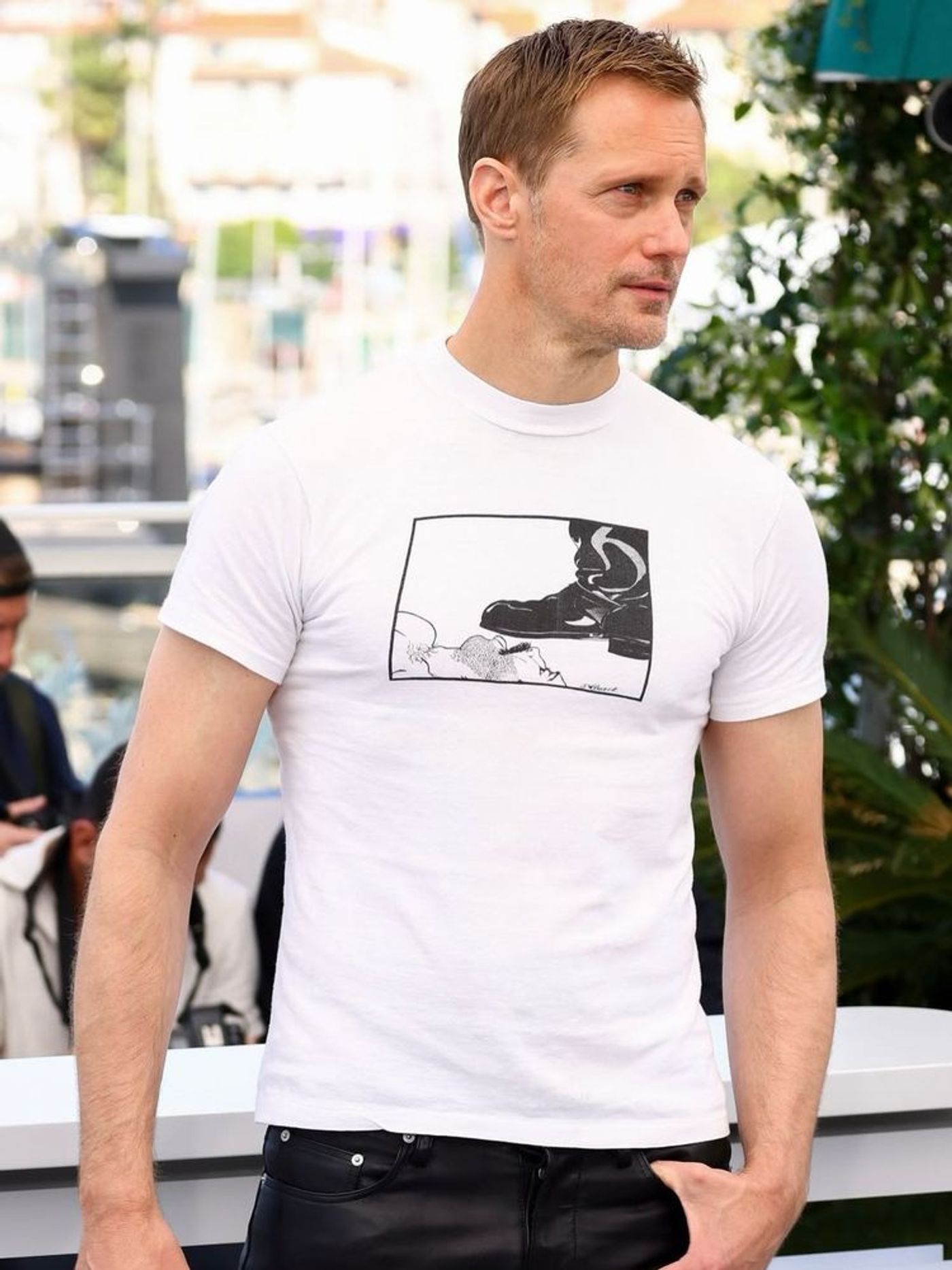 BDSM à la Cannes.<a href="https://bsky.app/profile/juanroures.bsky.social/post/3lpkcxkhzys2v" target="_blank"> Ver post </a>