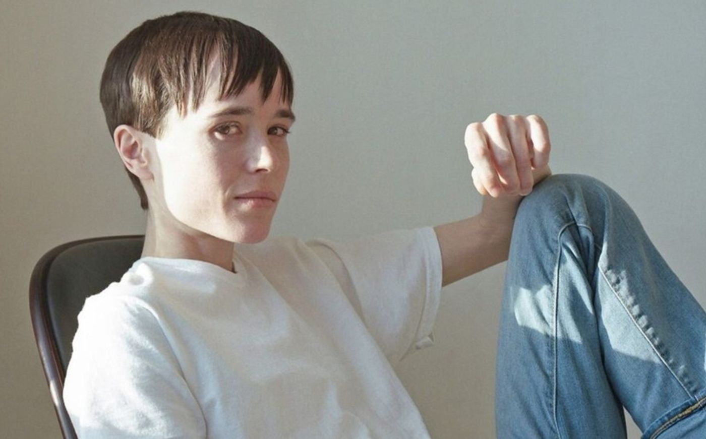 Elliot Page, ejemplar.