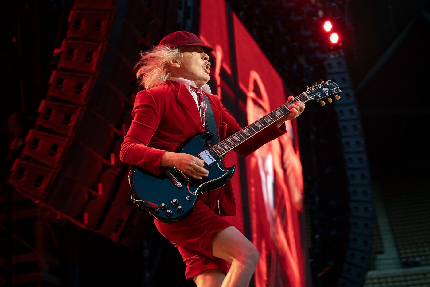 Angus Young: corriente de autohomenaje. Foto: Dara Chriss