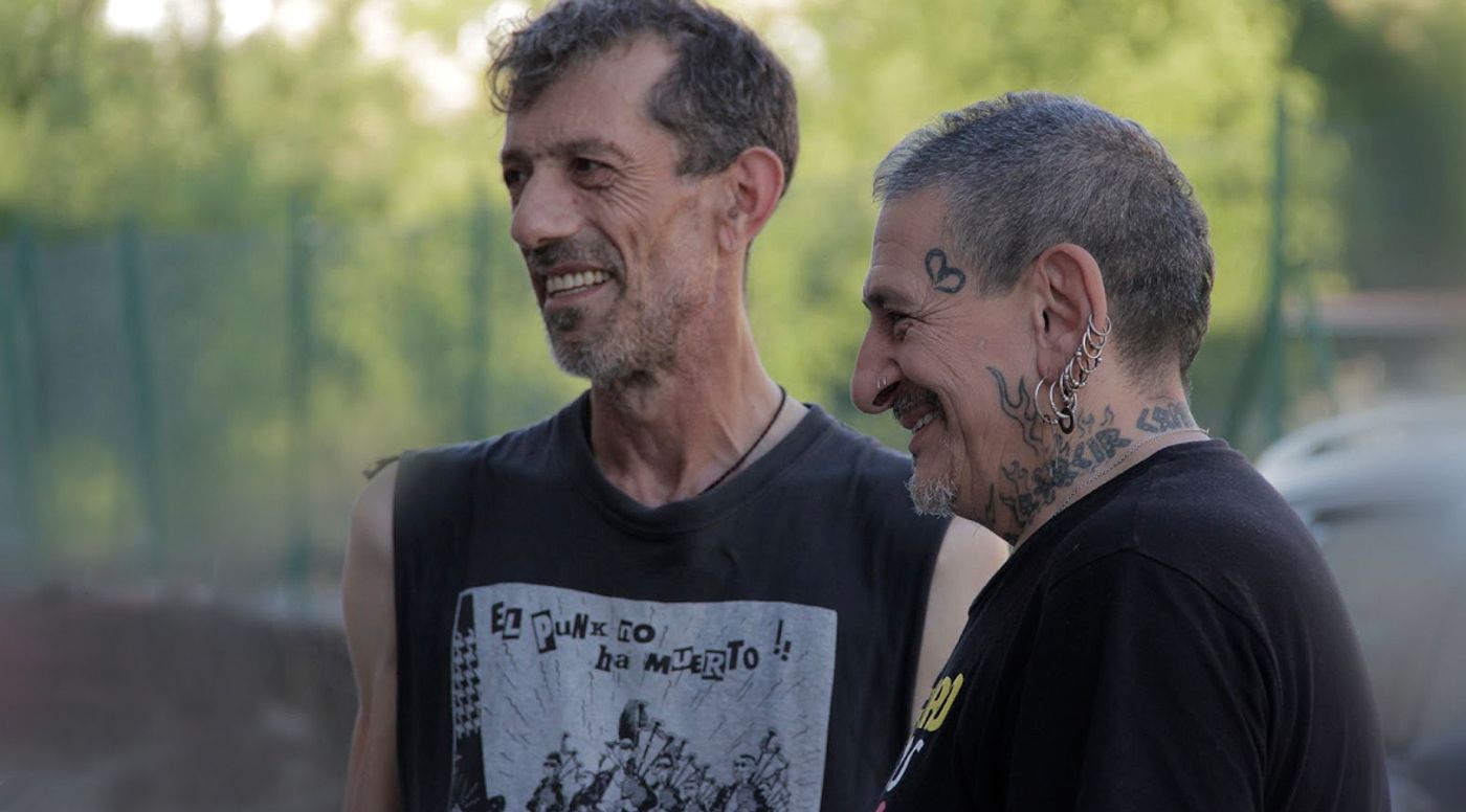 “Manolo Kabezabolo”, leyenda conmovedora del punk rock de aquí.