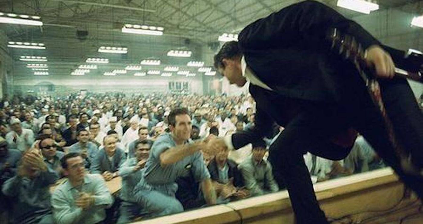 Cash interpretó por sorpresa “Greystone Chapel”, del convicto Glen Sherley, presente en primera fila, a quien saludó.