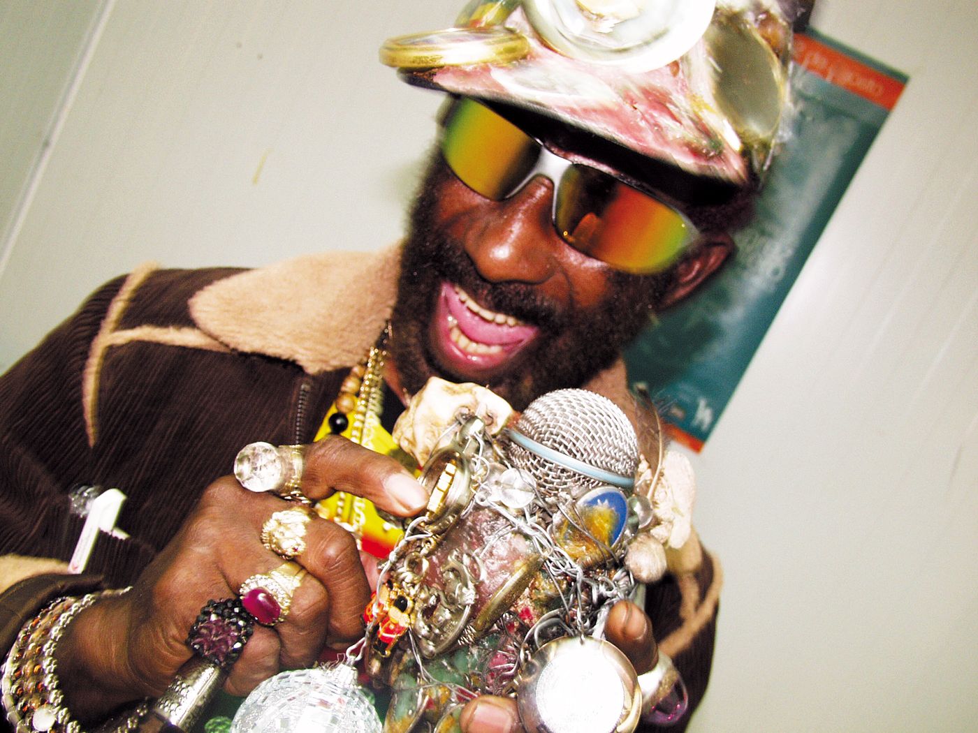 El hechicero del dub y sus abalorios. Foto: Jesús Alarcón