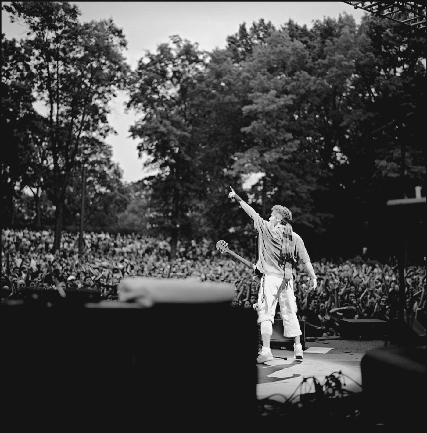 Electricidad en el aire: Manu en el escenario de Prospect Park, NYC, 2007. Foto: JJ Medina