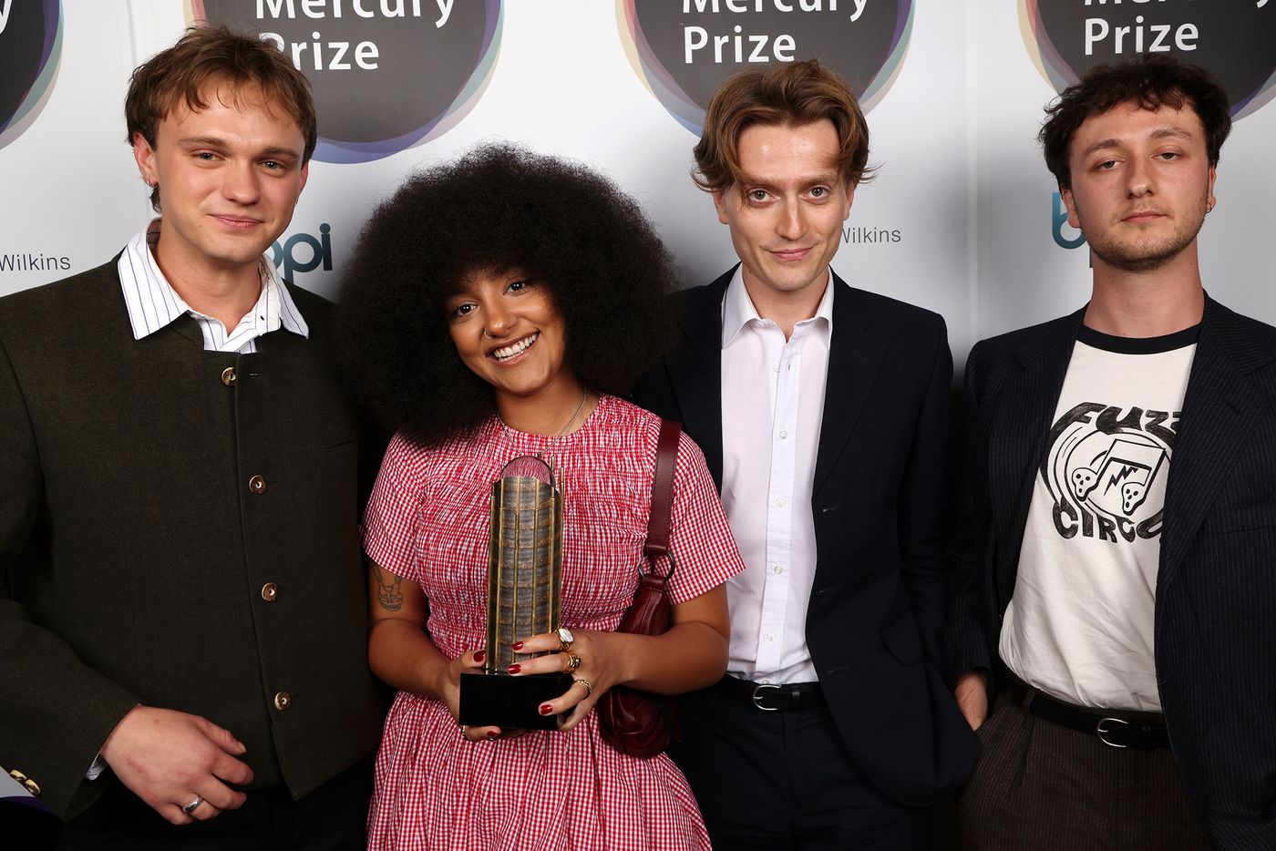  English Teacher se llevaron el Mercury Music 2024. Foto: JMEnternational (Getty Images)