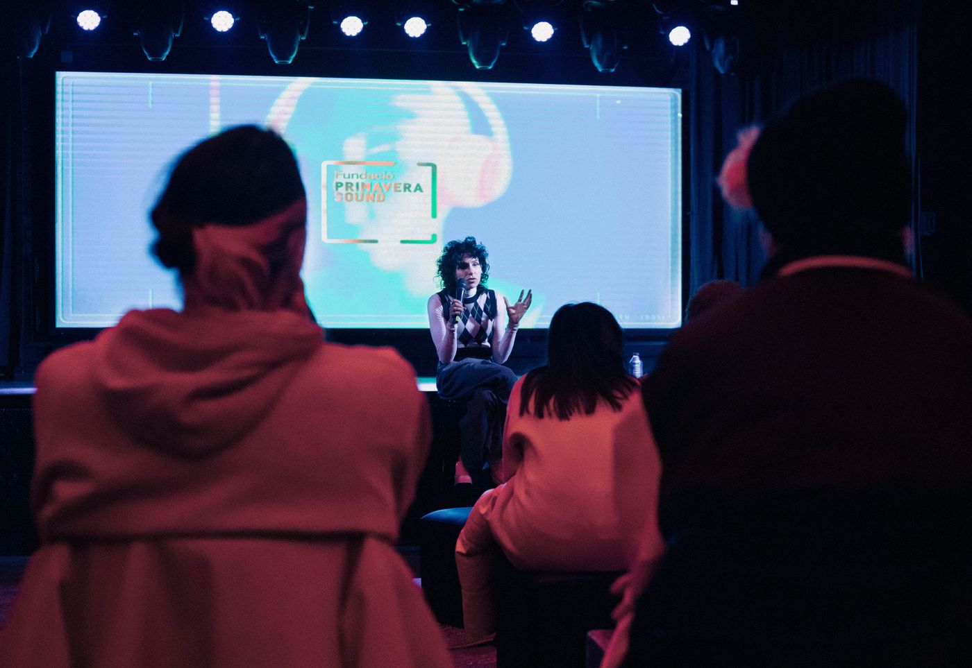 Laia Torrents, de CaboSanRoque, en la charla-experiencia. Foto: Santiago Sepúlveda