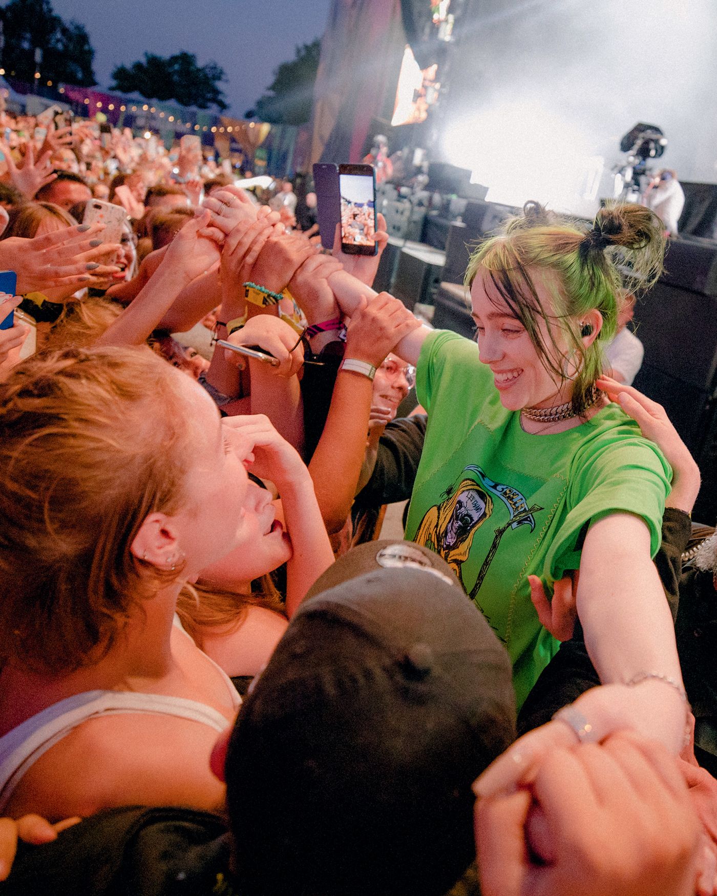 El contacto cuerpo a cuerpo con las fans. Foto: Matty Vogel