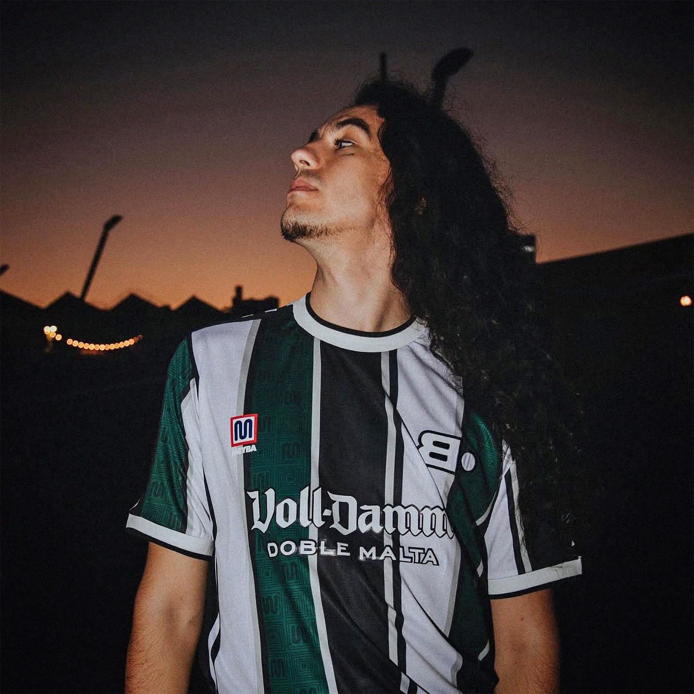 Rumbero por la cara.