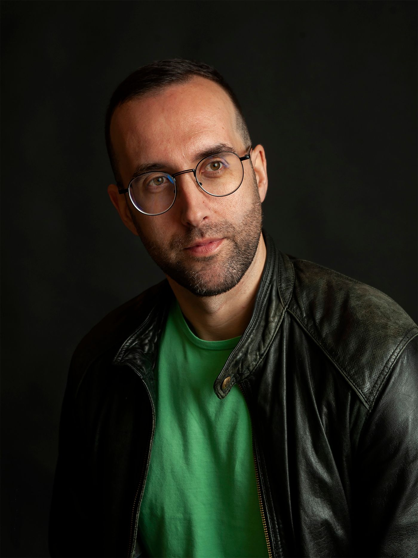 El autor de “Transitorios”, mejor obra nacional en Barcelona 2023. Foto: Miguel Fotógrafo.