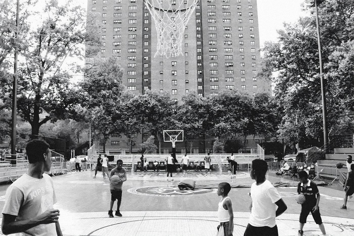 La pista donde los amantes del baloncesto sueñan con devenir estrellas.